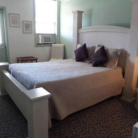 Bellaire Stone Waters Inn מראה חיצוני תמונה