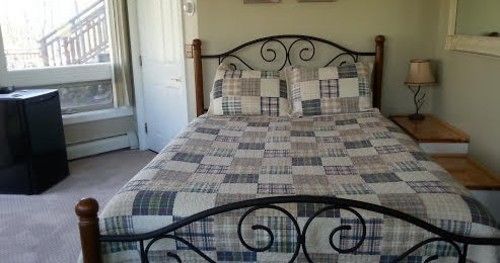 Bellaire Stone Waters Inn מראה חיצוני תמונה