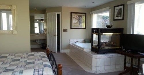 Bellaire Stone Waters Inn מראה חיצוני תמונה