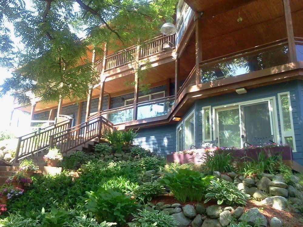 Bellaire Stone Waters Inn מראה חיצוני תמונה