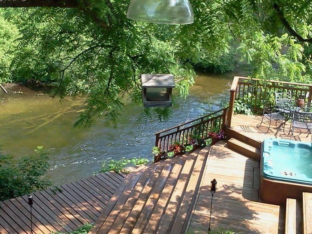 Bellaire Stone Waters Inn מראה חיצוני תמונה