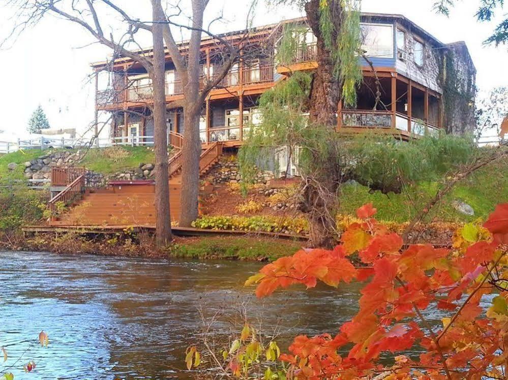 Bellaire Stone Waters Inn מראה חיצוני תמונה