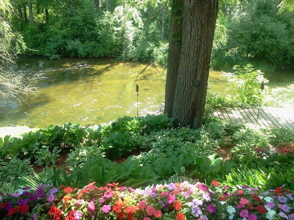 Bellaire Stone Waters Inn מראה חיצוני תמונה